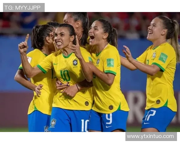 全球足球巨星与女足明星同场竞技，探索她们背后的荣耀与挑战